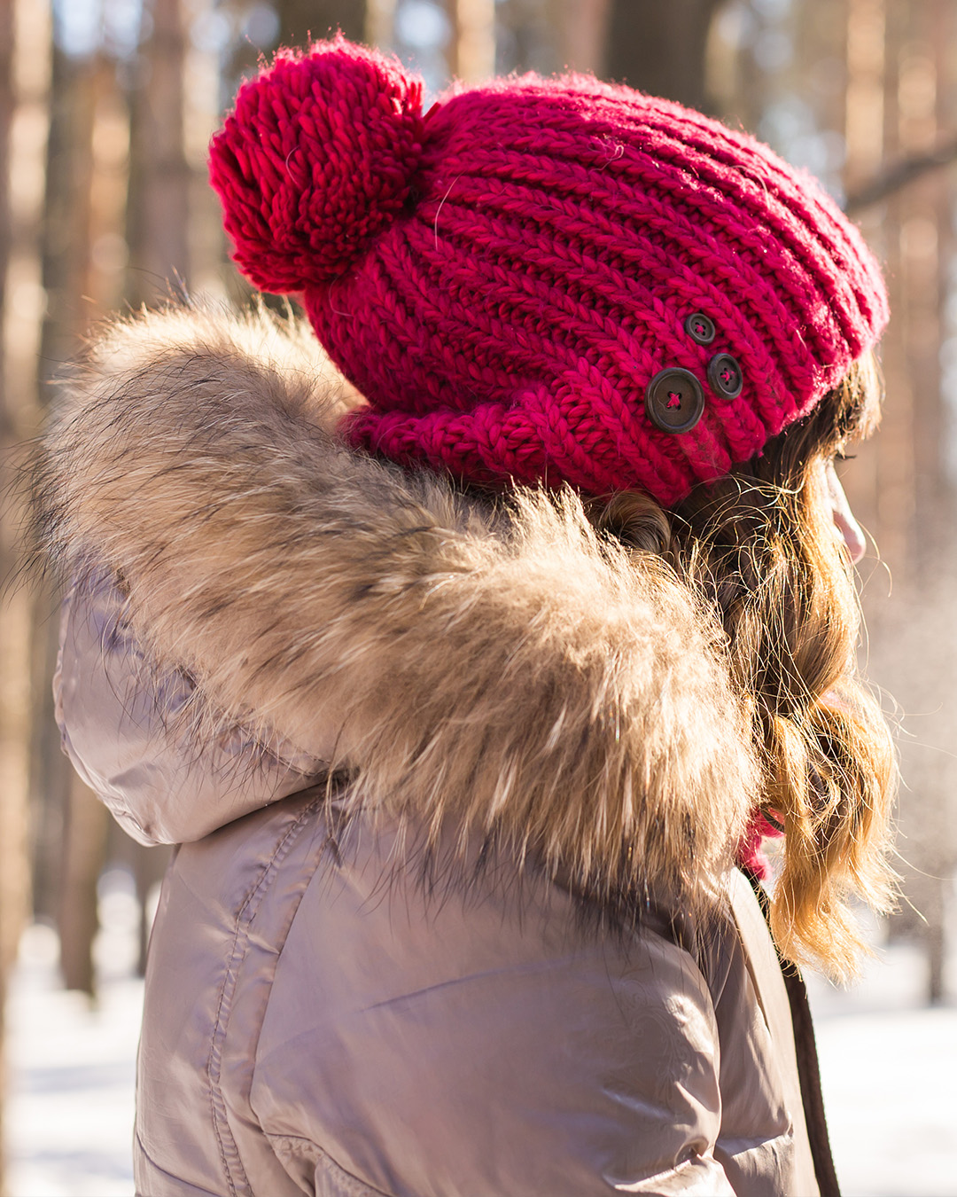 SPG-SM-Apparel-Woman-In-Hat-01152026